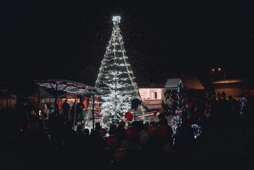Rozsvěcení vánočního stromečku + betlém 2023